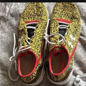 Men's 10 1/2 , running shoes under armor speedoform super comfortable.